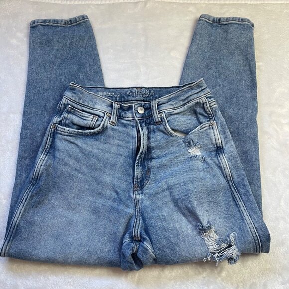 Arizona Highest-Rise Curvy Mom Jeans JUNIORS Size 9 Distressed Light Wash Denim - Picture 9 of 13